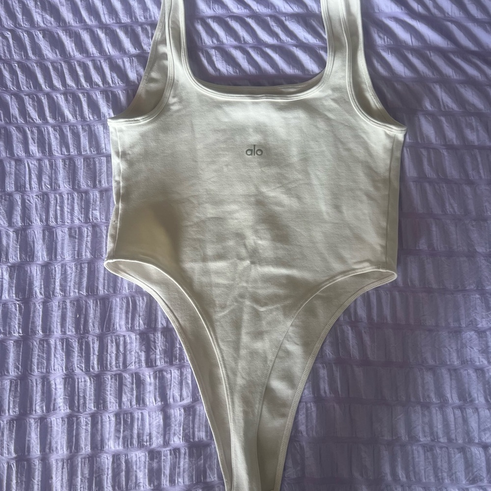 ALO Yoga Off-White Bodysuit L New